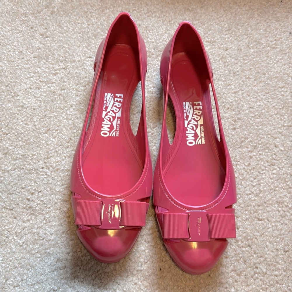 Salvatore Ferragamo fuchsia ballet flats with Vara bow (jelly shoes)